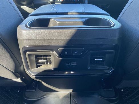 Used 2025 GMC Sierra 1500 AT4 image 21