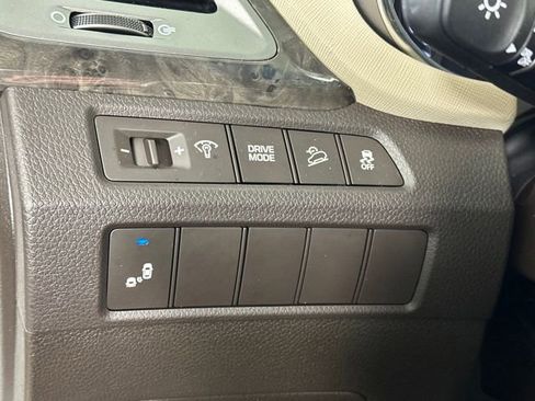 Used 2017 Hyundai Santa Fe Sport image 19