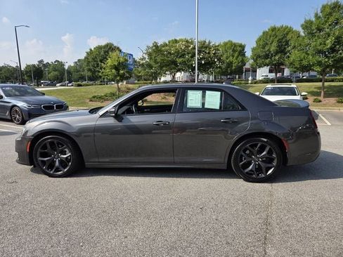 Used 2022 Chrysler 300 S RWD image 5