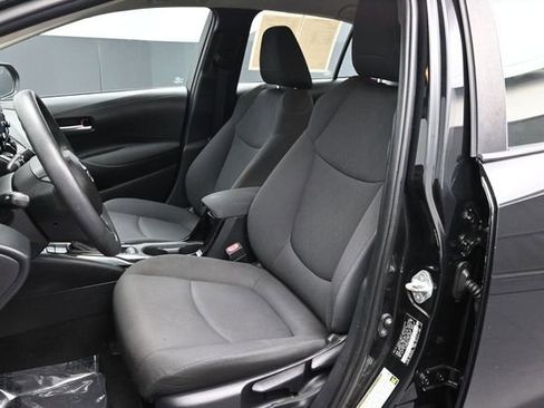 Used 2020 Toyota Corolla LE FWD image 5