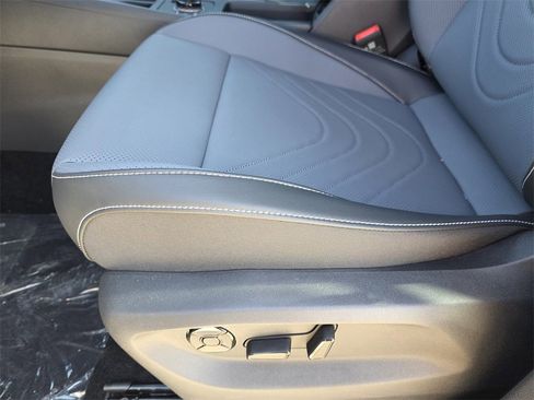 New 2026 Volkswagen Tiguan SE R-Line image 20