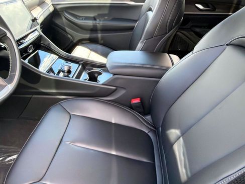 New 2026 Jeep Grand Cherokee Limited AWD/4WD image 9