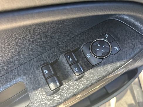 Used 2019 Ford EcoSport Titanium image 16