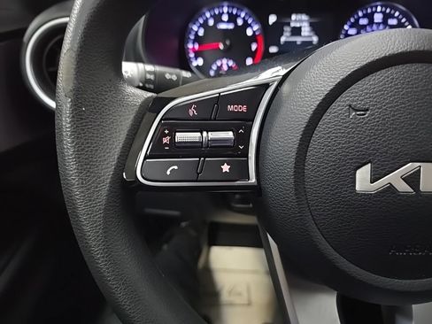 Used 2024 Kia Forte LXS w/ LXS Technology Package FWD image 19