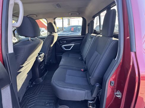 Used 2017 Nissan Titan SV image 11
