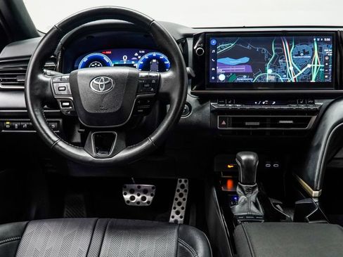 Used 2025 Toyota Camry XSE FWD image 18