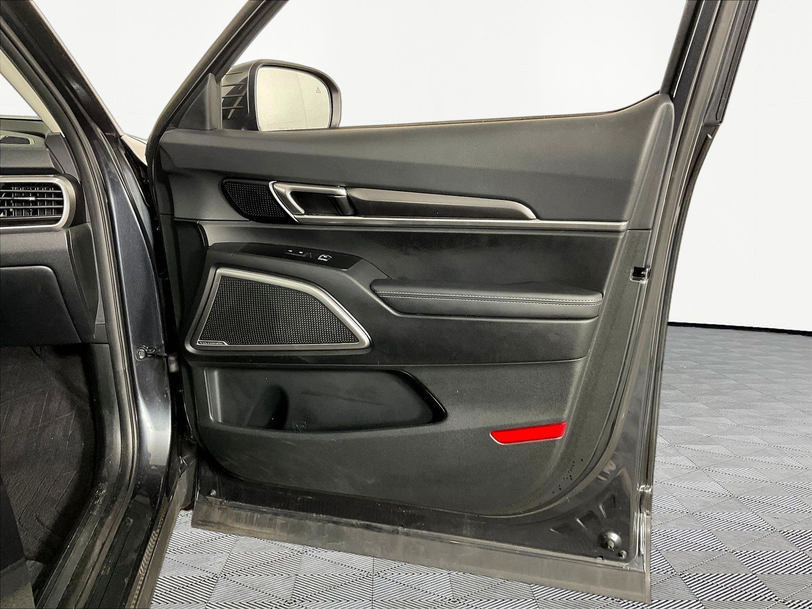 Certified 2024 Kia Telluride S w/ S Sunroof Package AWD/4WD image 29