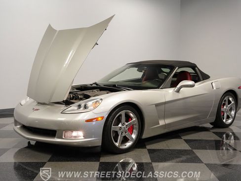 Used 2006 Chevrolet Corvette 3LT Convertible w/ Preferred Equipment Group image 31