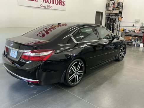 Used 2016 Honda Accord Touring image 7