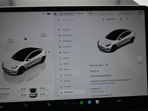 Used 2023 Tesla Model 3 Standard Range image 10