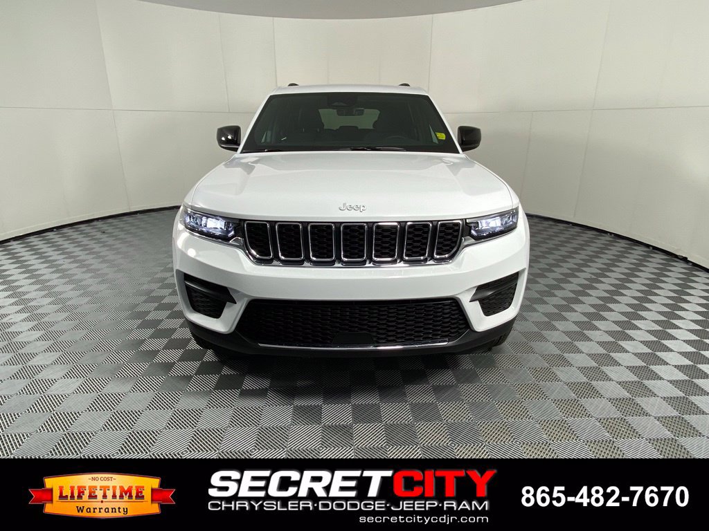 New 2026 Jeep Grand Cherokee Laredo X AWD/4WD image 2