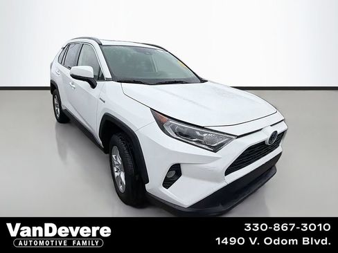 Used 2021 Toyota RAV4 XLE w/ Convenience Package AWD/4WD image 1