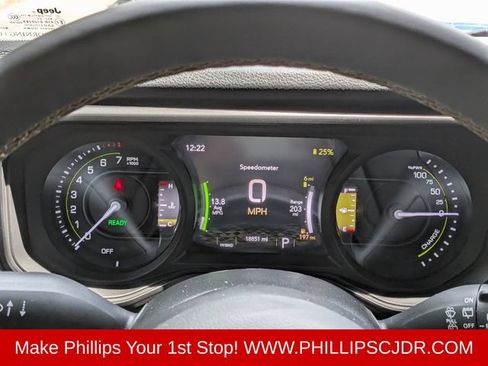 Used 2024 Jeep Wrangler Unlimited AWD/4WD image 26