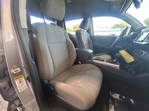 Used 2017 Toyota Tacoma SR5 image 25
