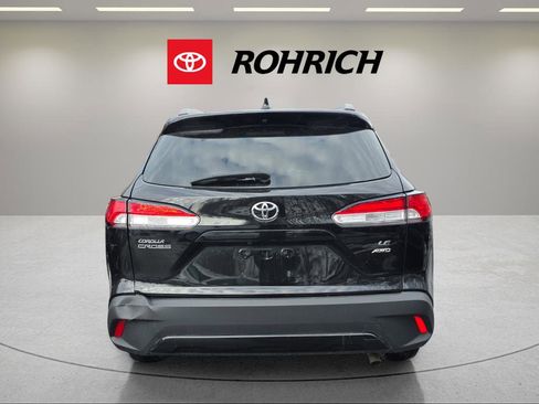 Used 2023 Toyota Corolla Cross LE image 6