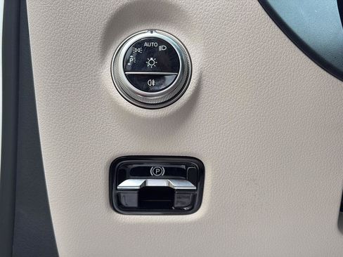 Used 2025 Mercedes-Benz C 300 4MATIC Sedan image 7