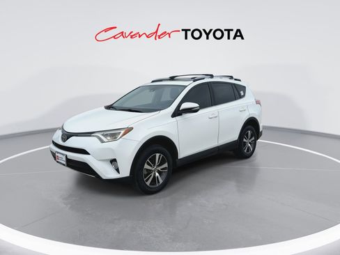 Certified 2017 Toyota RAV4 XLE FWD image 4