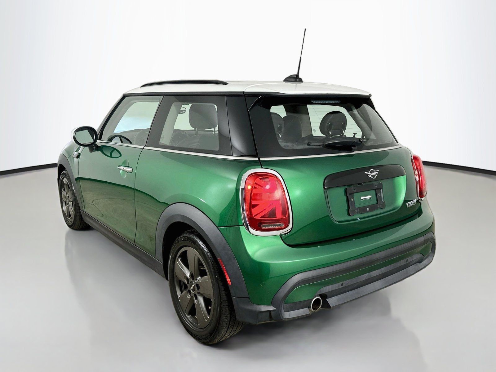 Certified 2023 MINI Cooper 2-Door Hardtop FWD image 7