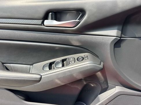 Used 2024 Nissan Altima 2.5 SV FWD image 23