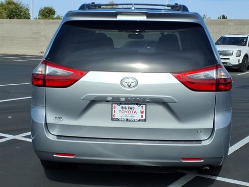 Certified 2020 Toyota Sienna LE w/ Carpet Mat Package image 5