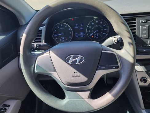 Used 2017 Hyundai Elantra SE image 10
