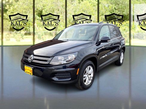 Used 2017 Volkswagen Tiguan S image 1