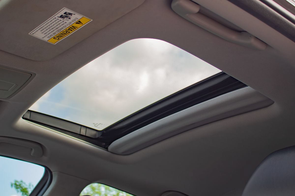 Used 2015 Acura TLX w/ Technology Package FWD image 12