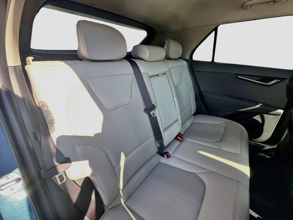 Certified 2025 Kia Niro EX FWD image 31