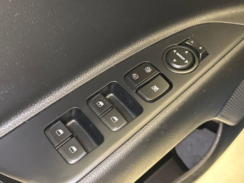 Used 2022 Kia Rio S image 19