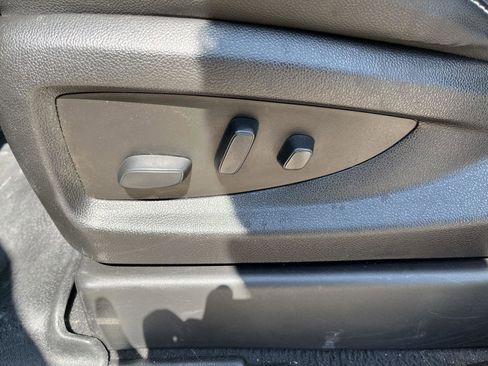 Used 2019 Chevrolet Tahoe LT image 18