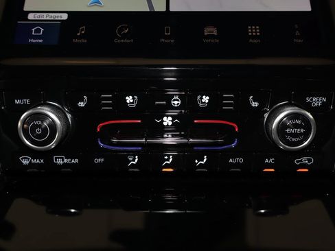 Used 2024 Jeep Grand Cherokee Summit AWD/4WD image 27