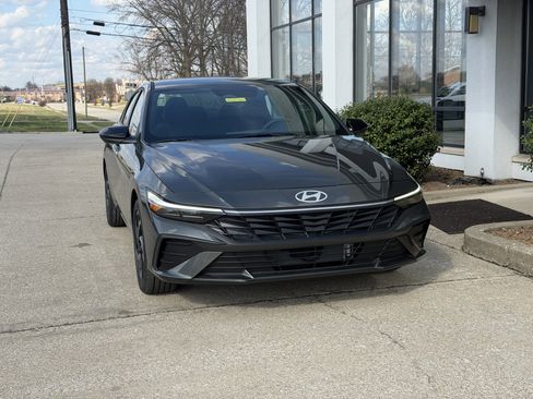 New 2026 Hyundai Elantra Sport FWD image 13