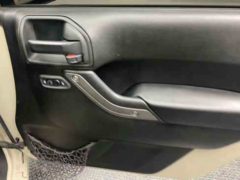 Used 2018 Jeep Wrangler Unlimited Sport S AWD/4WD image 22