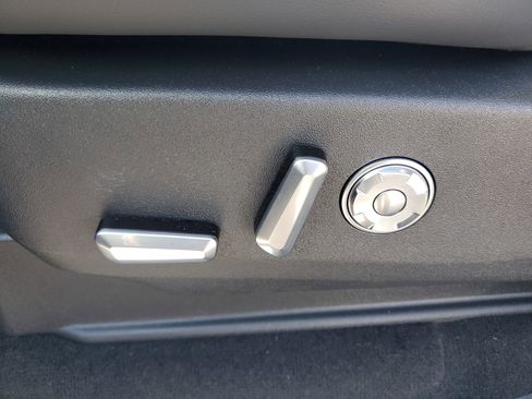 New 2026 Lincoln Navigator Reserve w/ Jet Appearance Package image 13