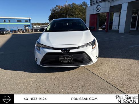 Used 2024 Toyota Corolla LE image 14