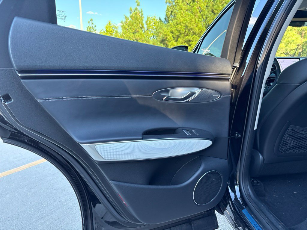 Certified 2026 Genesis GV70 2.5T Advanced AWD/4WD image 11
