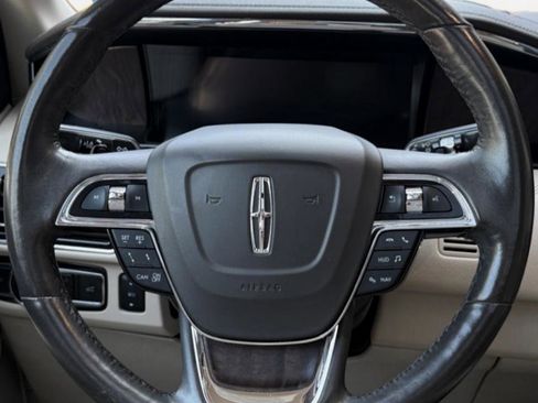 Used 2021 Lincoln Navigator Reserve w/ Luxury Package image 18