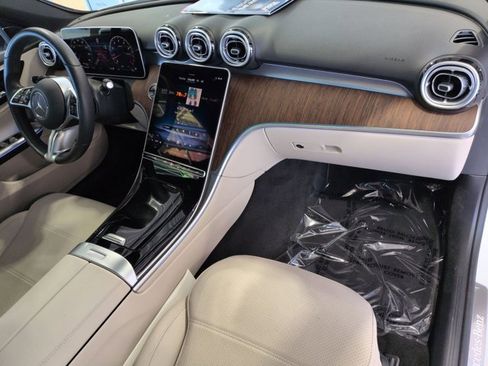 Used 2025 Mercedes-Benz C 300 Sedan image 23