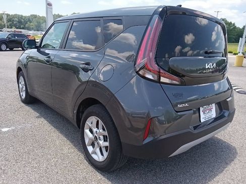 Used 2025 Kia Soul LX w/ LX Technology Package FWD image 5