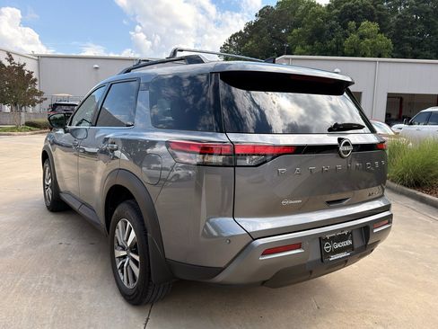 Certified 2026 Nissan Pathfinder SL AWD/4WD image 5