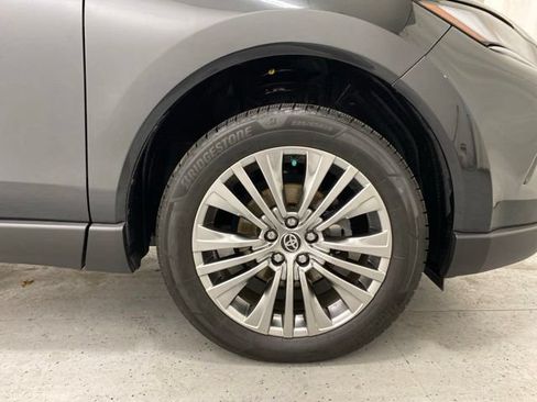 Used 2021 Toyota Venza Limited w/ Advanced Technology Package AWD/4WD image 9