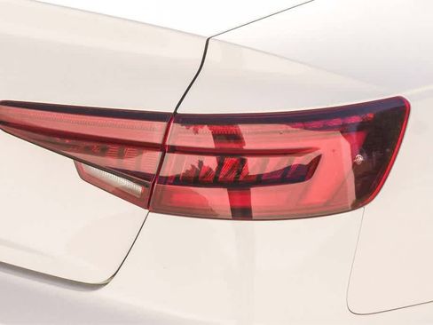 Used 2019 Audi A4 2.0T Premium w/ Convenience Package image 10