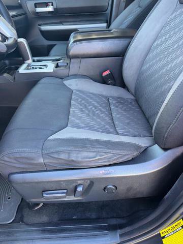 Used 2020 Toyota Tundra SR5 w/ SR5 Upgrade Package AWD/4WD image 8
