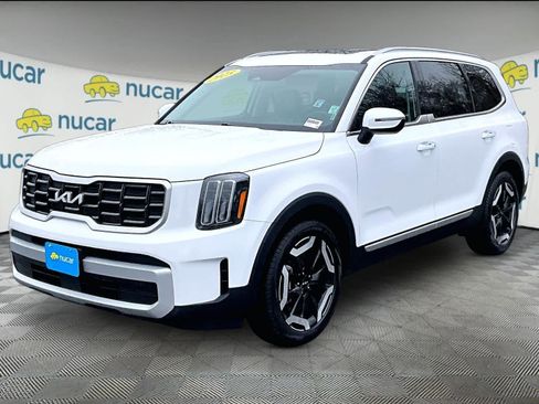 Used 2025 Kia Telluride S image 3