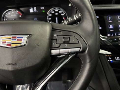 Used 2025 Cadillac XT6 Premium Luxury image 31