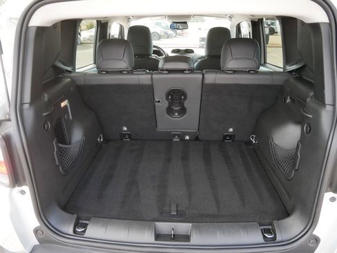 Used 2018 Jeep Renegade Trailhawk image 8