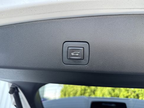 Used 2024 Buick Encore GX Avenir w/ Avenir Technology Package FWD image 13