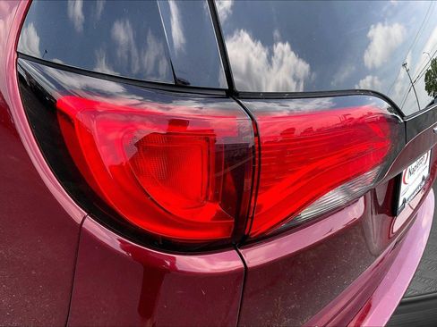 Used 2019 Chrysler Pacifica Touring-L w/ Tire & Wheel Group FWD image 28