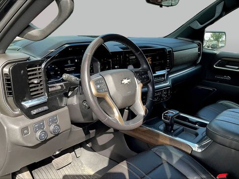 Used 2023 Chevrolet Silverado 1500 High Country w/ High Country Premium Package AWD/4WD image 14