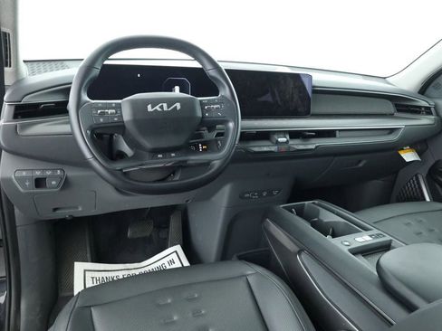 Used 2025 Kia EV9 Wind image 10